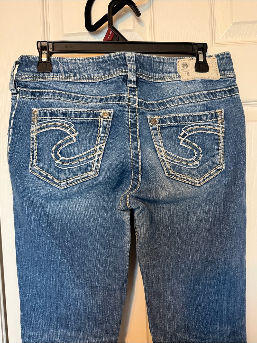 Silver Jeans Women's Medium Blue Boot Cut with Contrast Pocket Stitching
